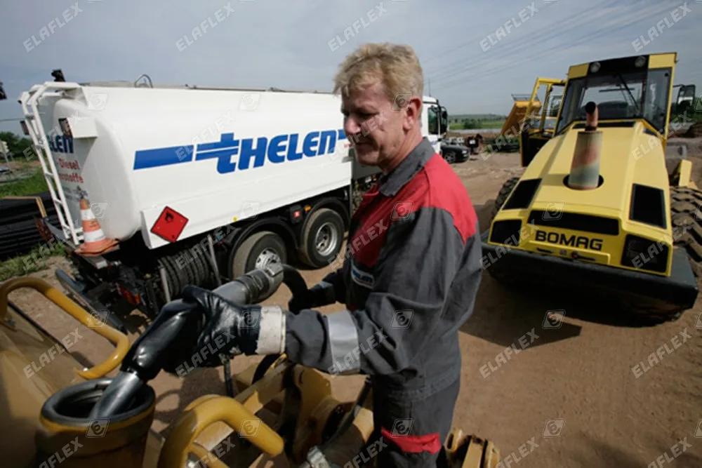 Elaflex ZVA 32 HiFlo nozzle used for on-site refuelling from a tank truck